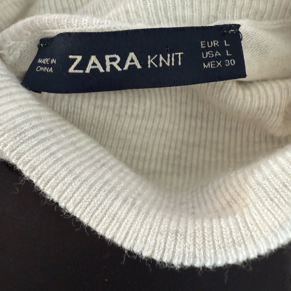 Zara Light Gray Long Sleeve Top with Button Accents - Picture 2 of 2